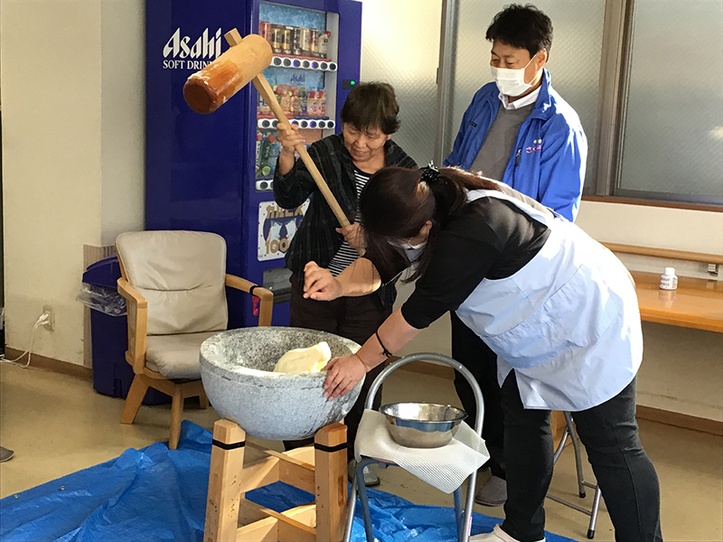 お餅つき大会